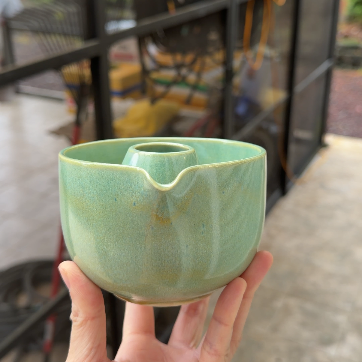 Floating Jade Round Matcha Bowl & Whisk Holder