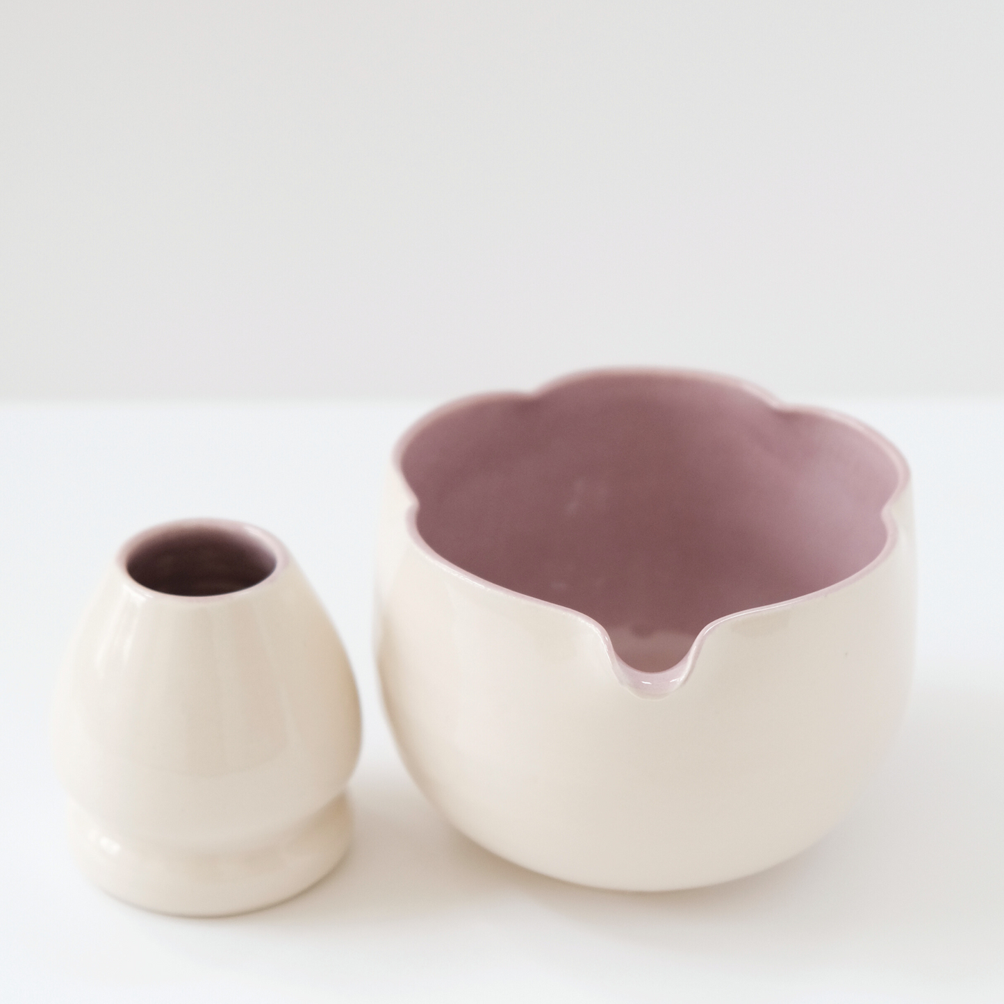 Off-White & Lavender Flower Matcha Set