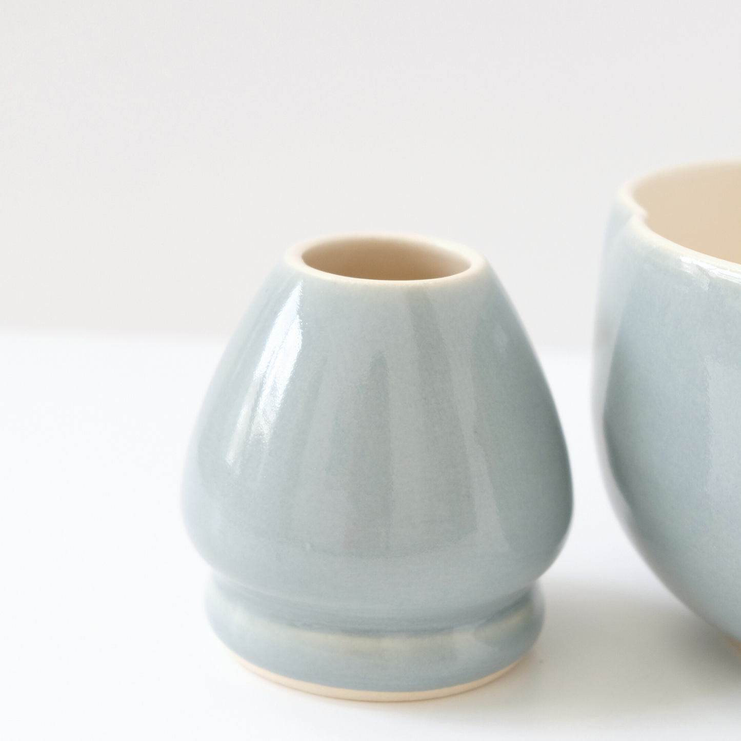French Blue & Off-White Flower Matcha Set
